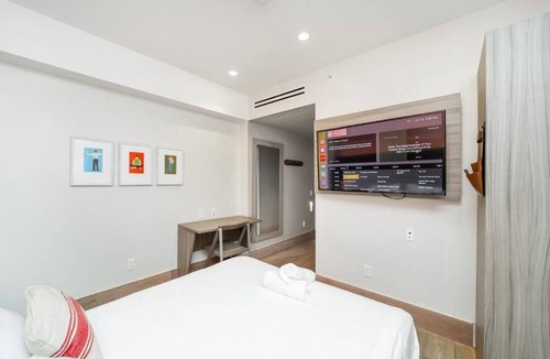 South Pointe Hotel | The Julia hotel By At Mine Hospitality