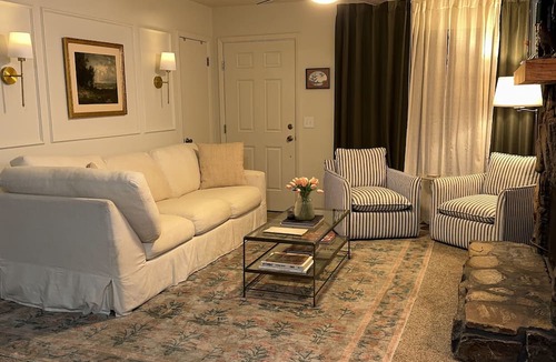 Starkville House | Charming Renovated Home - 1 mile to Campus - Vintage Touches and Modern Comfort