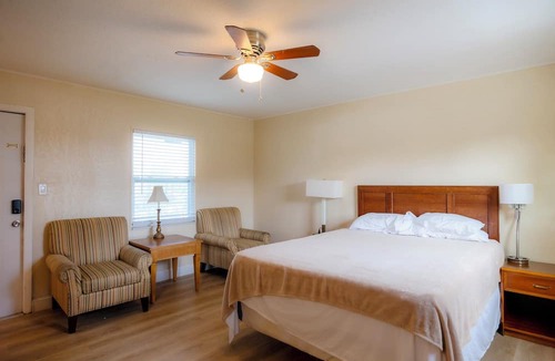 Riverside Park Hotel | Siesta Motor Inn By Townhouse Kennedy Space Center Titusville I 95