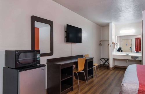 Gadsden Hotel | Motel 6 Attalla, AL