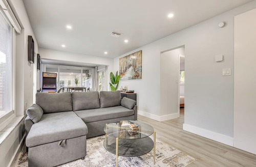 Wilton Manors Cottage | Private Backyard: Dog-friendly Wilton Manors Home!