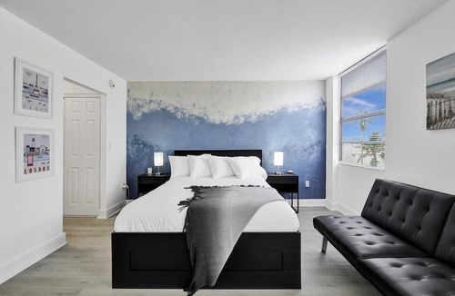 Flamingo/Lummus Apartment | Ocean Dr 1BR Miami Beach Getaway