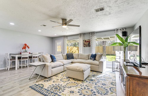 Friendswood Cottage | 6 Mi to Clear Lake: Family Home w/Patio & Yard