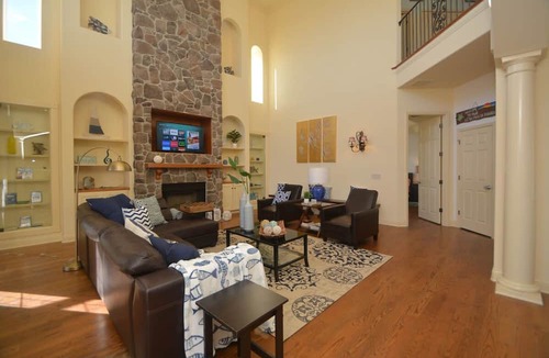 Marineland Acres House | Ocean View Paradise - Steps Away From the Beach