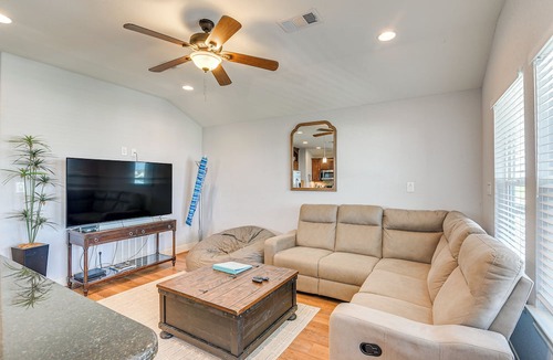 Jamaica Beach Cottage | Galveston Beach Haven w/Pool Access & Deck