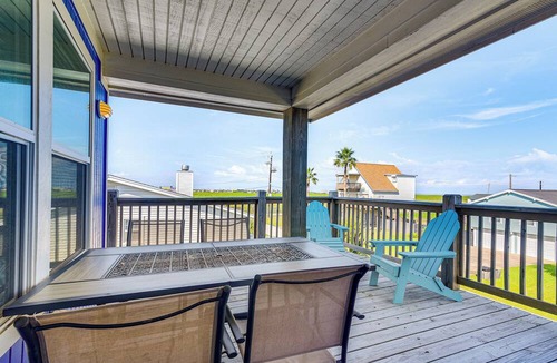 Jamaica Beach Cottage | Galveston Beach Haven w/Pool Access & Deck