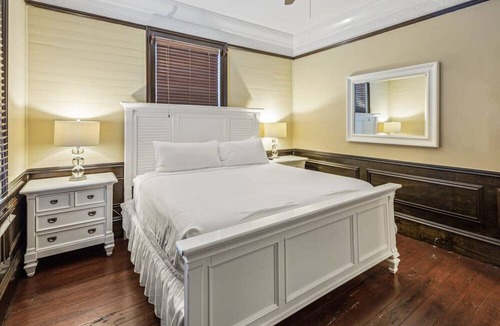 Historic Seaport House | Bananas Foster by Brightwild Epic Guesthouse