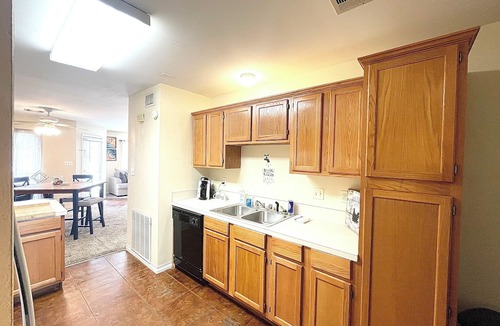 Monroe Bed & Breakfast | Bayou and Beyond: The View with hot tub and Kayak rentals