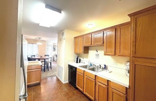 Monroe Bed & Breakfast | Bayou and Beyond: The View with hot tub and Kayak rentals