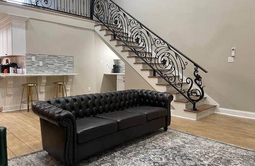 Rayne Apartment | Historic Worthmore Suite B