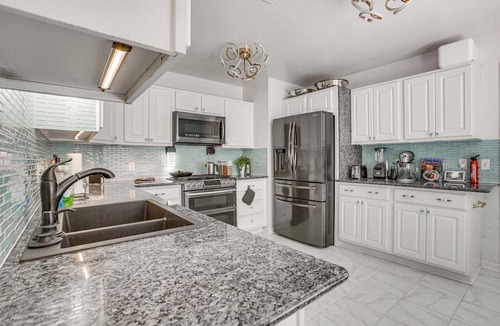Algiers House | Inviting New Orleans Home w/Theater & Grill!