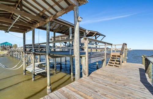 Lake Catherine House | Lake Catherine Family Ready Home | Private Pier