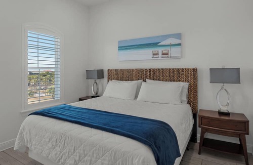 Gulf Place Condo | Modern + New Construction & Gulf Views; 3 Pools & Steps to Beach