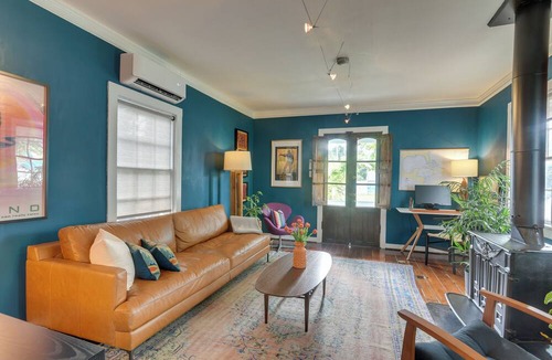 San Jacinto Cottage | Private Spa & Seawall: Dog-friendly Galveston Gem