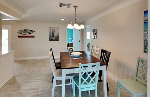 Fort Myers Beach Cottage | Tortuga Too by Distinctive Beach Rentals