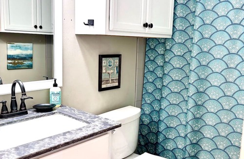Milton House | Sunflower Suite Guesthouse w/Private Patio Hangout