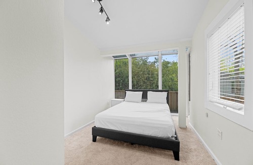 Oak Cliff House | Luxurious 3 Bed Home w/Pool in Kessler Park