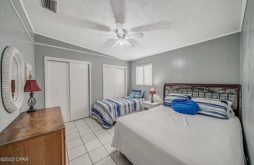 Crescent Beach House | Pet-Friendly Beachside Haven for 8, Walk to Beach
