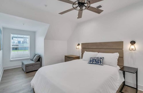 Tulane - Gravier House | Mid-City Sanctuary in NOLA: 3BR, 2BA NOLA Haven - Experience Jazz Culture