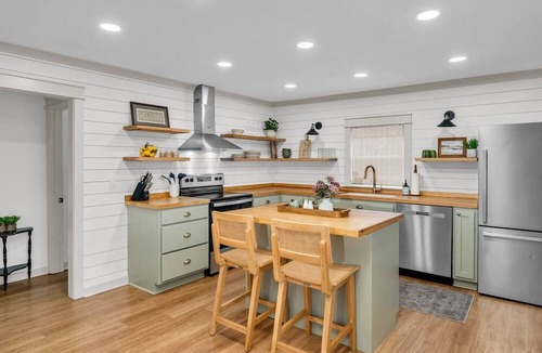 Columbus House | West Lowndes Country Cottage