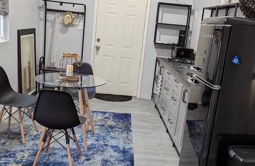 Duncanville Cottage | Complete Tiny House w water view and private yard