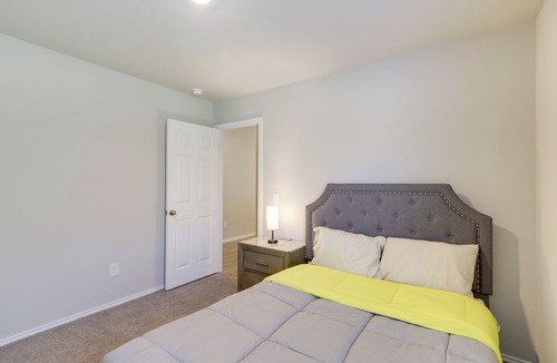 Spring Cottage | Brand New Spring Home < 1 Mi to Old Town!