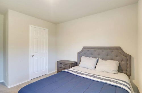 Spring Cottage | Brand New Spring Home < 1 Mi to Old Town!