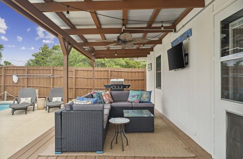 Riviera Beach House | Sunnyside Sandcastle by Book That Condo
