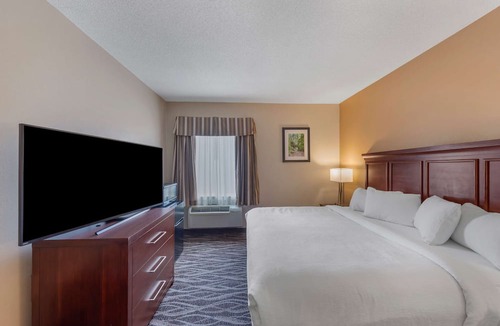 Russellville Hotel | Best Western Plus Russellville Hotel & Suites