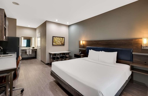 LaPlace Hotel | Best Western La Place Inn