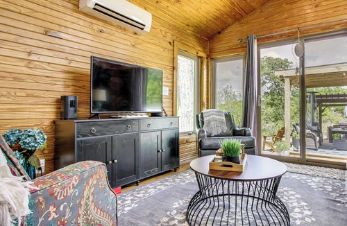 Rogersville Cottage | Tiny Cabin Getaway in the Tennessee River Valley