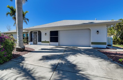 Englewood Cottage | 3 Mi to Beach! Englewood Family Gem + Private Pool
