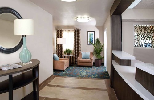 Fossil Creek Apartment | Modern Suite | Queen Bed | Kitchenette