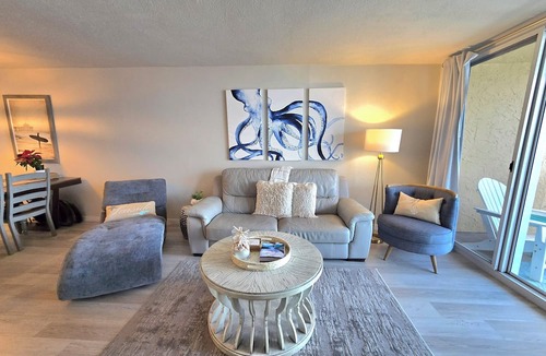 New Smyrna Beach Condo | SUMMER DEAL NSB🐬 POOL-AMAZING OCEAN VIEWS WALK TO FLAGLER,RESTAURANTS SHOPS