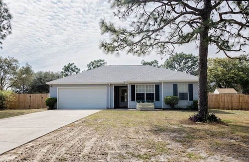 Navarre House | The Pelican Inn