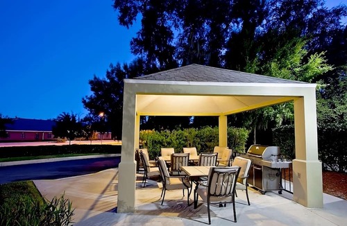 Baymeadows Hotel | Experience Jacksonville's Rich Culture & Nature in Style! Pets Allowed, Kitchen!
