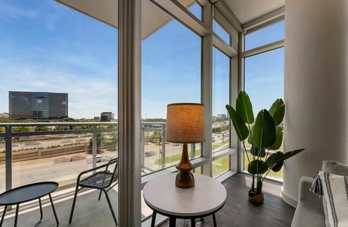 North Dallas Apartment | The Preston Beauty I Premium 2BR in Dallas