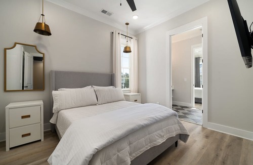 Helena Condo | Waterfront Executive Suite - 3 Bedroom w/Loft