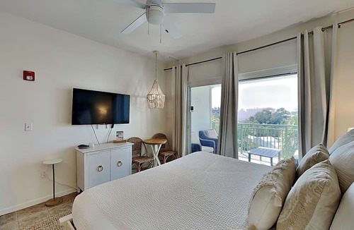 Rosemary Beach Condo | Inn at Seacrest #303 - Seaside Sunrise | Luxe Studio, Resort Amenities + 2 Bikes