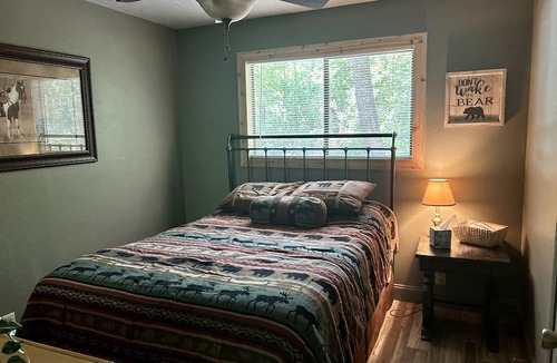Kingston Cabin | This relaxing cabin is cozy and secluded with private pond and fishing dock