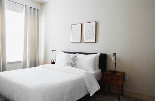 Montgomery Apartment | Stay in the heart of downtown Montgomery. Walk to restaurants, nightlife and events, then unwind in a modern apartment with a private balcony, full kitchen and gated parking. Book your stay today! Now