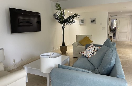 Key Biscayne Condo | Magnificent 3 bedroom key Biscayne condo with pools,Tennis and beach access