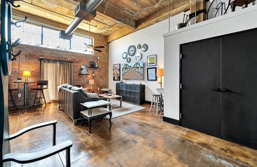 Brazos Condo | The Timeout at 203