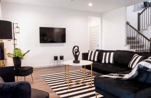 Missouri City House | Brand New Luxury Smart Model Home 25 min to Galleria