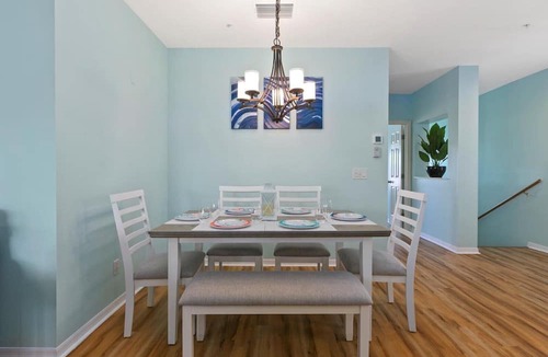Plantation Condo | Tropical Venice Condo