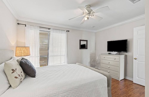 Sandestin Condo | Beach Villa w/NEW 6-Seat GOLF CART! Near Beach, Pool, Baytowne Wharf & Tram.