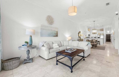 Seacrest Beach Condo | The Holland House 331–Spacious Condo–Sleeps 8