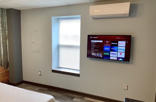 New Cumberland Apartment | Modern Downtown Blue Steel Suite