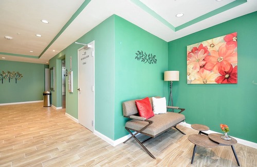 Katy Condo | Spacious Cozy Home in Lifestyle Center| Gated Condo |3B