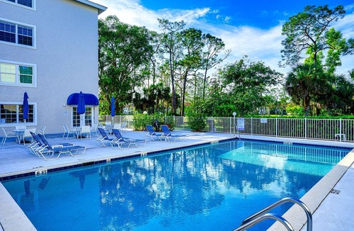 Central Naples Condo | PENTHOUSE Golf Course By The Sea #2 - top floor